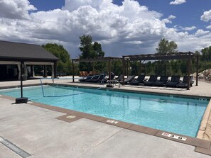 Beheizter Pool