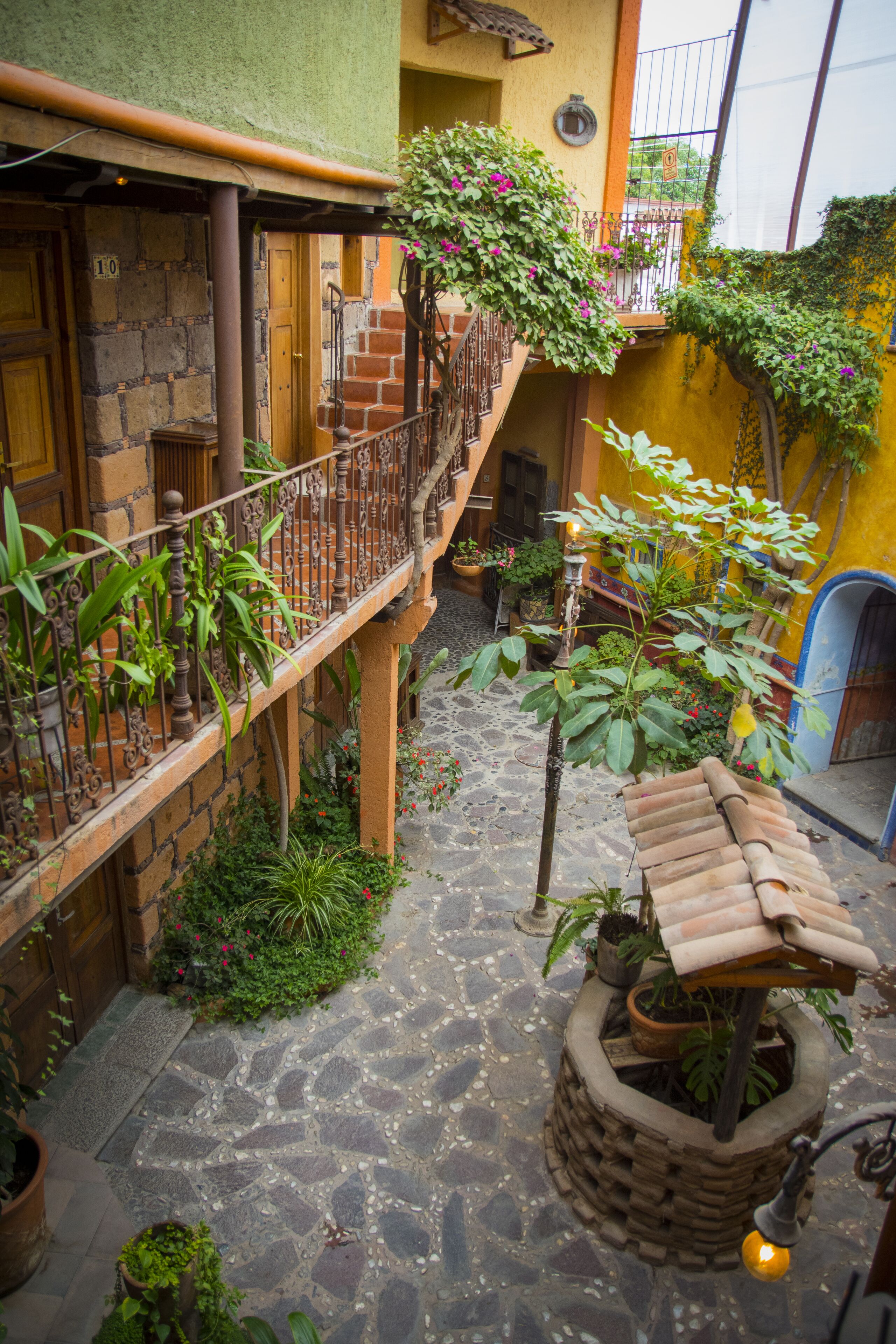 32-inch tv with cable channels