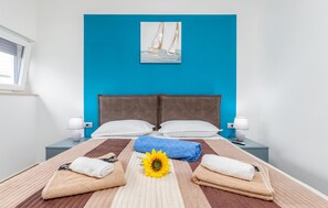 1 bedroom, in-room safe, travel cot, free WiFi - Beach front home in Peroj (Peroj)