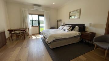 1 chambre, fer et planche Ă repasser, Wi-Fi gratuit, draps fournis