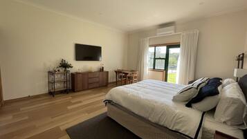 1 chambre, fer et planche Ă repasser, Wi-Fi gratuit, draps fournis