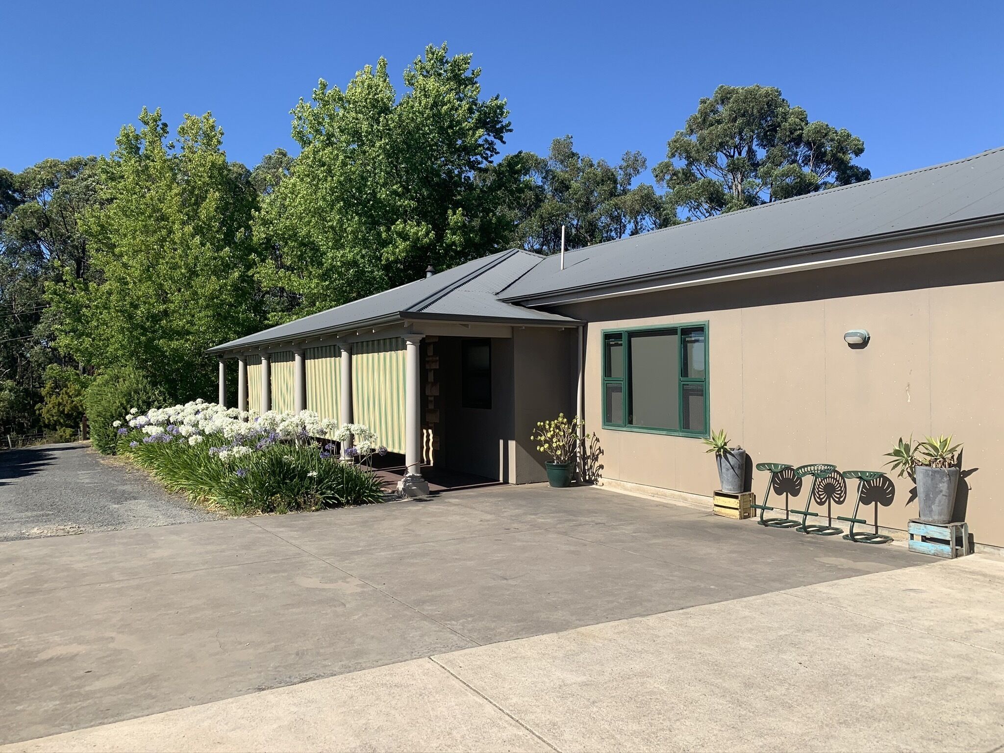 Resort style home set among boutique vineyards.   — image 9