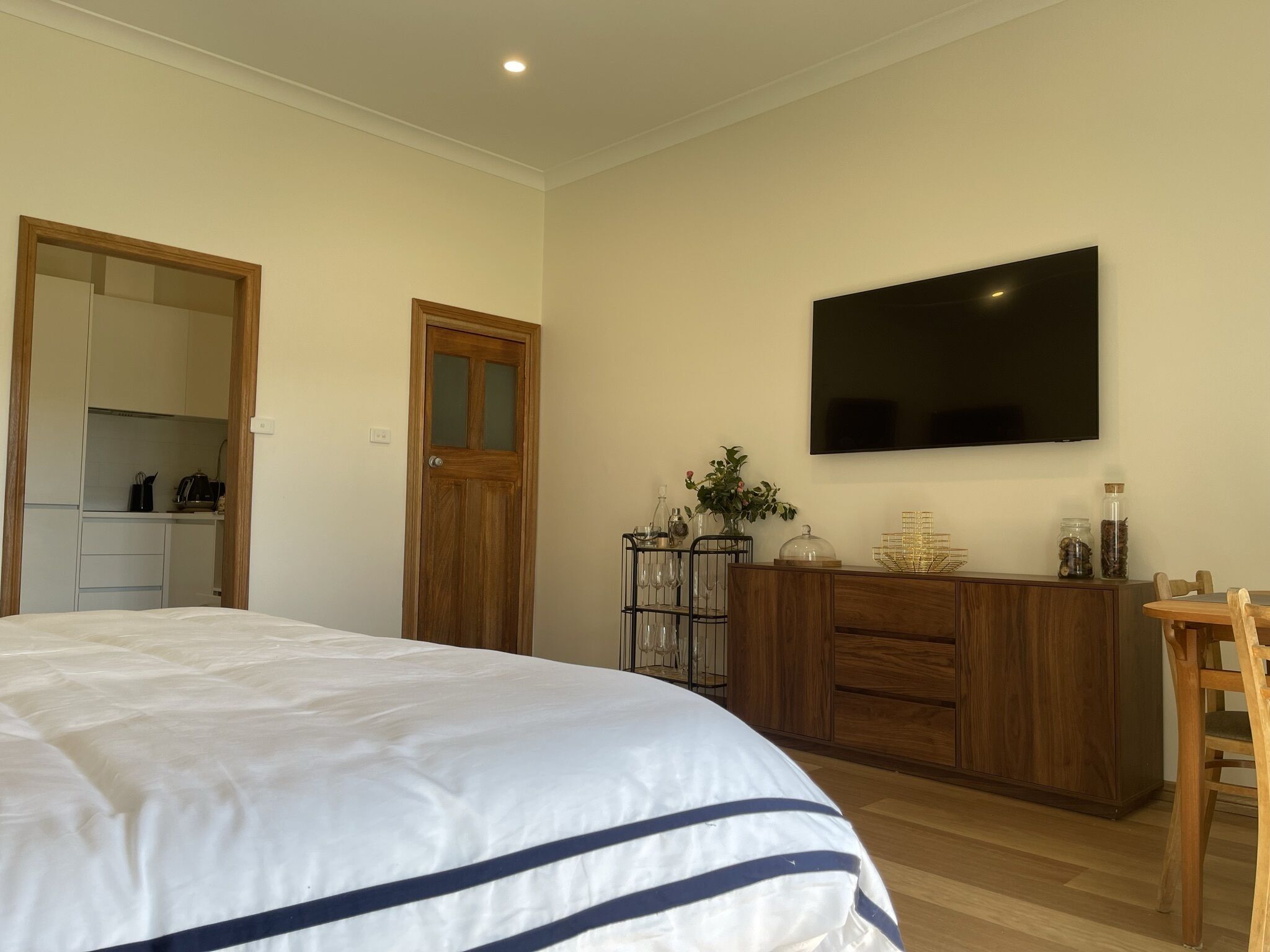 Resort style home set among boutique vineyards.   — image 12