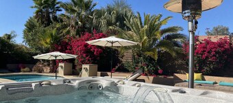 2 Master Bedrooms, Luxury beds, Pool & Hot Tub, Large TVs, Surround Sound