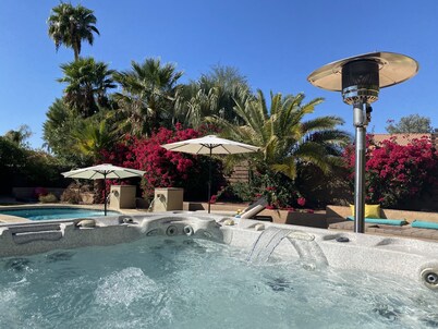 2 Master Bedrooms, Luxury beds, Pool & Hot Tub, Large TVs, Surround Sound