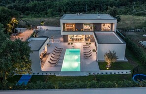 Beheizter Pool