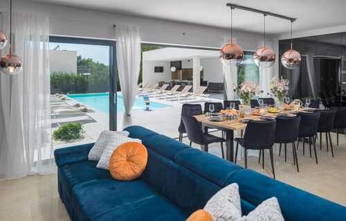 Beautiful home in Sivati with sauna
