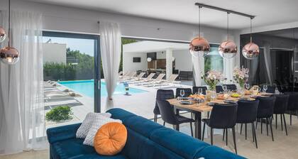 Beautiful home in Sivati with sauna