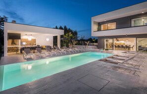Beheizter Pool