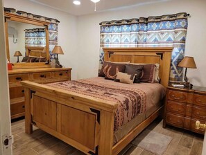 2 chambres, coffres-forts dans les chambres, fer et planche à repasser