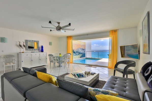 TV connectée, livres, imprimantes