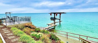 Lakeside Paradise! A charming blend of cozy comfort and beachfront bliss!