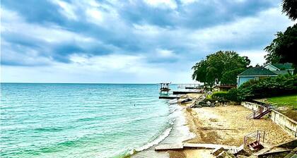 Lakeside Paradise! A charming blend of cozy comfort and beachfront bliss!