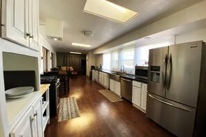 Interior - Getaway at Red Rock ✦ Best COS Area❣ (Colorado Springs)