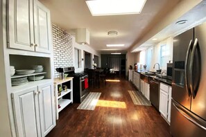 Fridge, microwave, stovetop, coffee/tea maker - Getaway at Red Rock ✦ Best COS Area❣ (Colorado Springs)