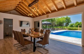 Outdoor dining - Lovely home in Prolozac donji (Prolozac donji)