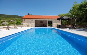 Pool - Lovely home in Prolozac donji (Prolozac donji)