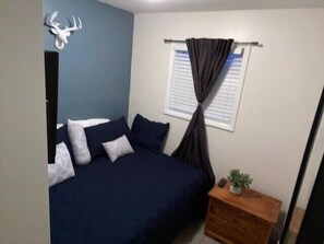 2 bedrooms, bed sheets