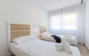3 dormitorios, tabla de planchar con plancha, wifi gratis y ropa de cama