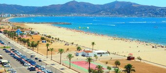 Beautiful private villa for 16 guests with WIFI, A/C, private pool, TV, patio and pets allowed