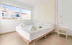 3 عدّة غرف نوم ومكواة/لوح كي وواي فاي مجانًا وملاءات أسرّة