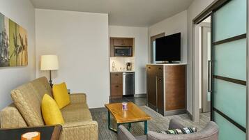 Tv, tv-spel och ett musikbibliotek