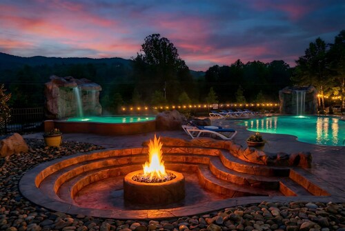 Romantic · Hot Tub · Pool · Pickleball · Game Room · Fairy Suite | Gatlinburg