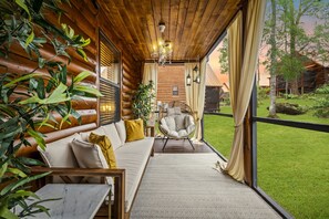 Smart TV, fireplace, video games