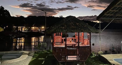 Yolly‘s Lake House Caliraya.