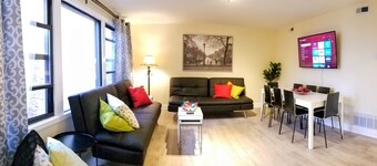 1 #33 - 4 Bedroom / 2 Bath Condo near McCormick Place, Wintrust Arena, Chinatown