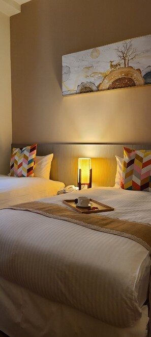 Down comforters, desk, laptop workspace, blackout drapes - Happy Casa Resorts (Jinhu)