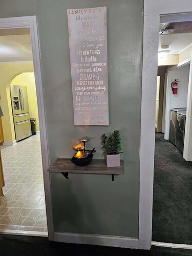 3 King Beds | XL TVs | Near Hospital, College & DT