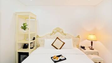 Standard Double Room | In-room safe, individually furnished, desk, laptop workspace