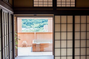 客房, 非吸煙房 (Suite, with Open-Air Bath) | 免費無線上網、床單