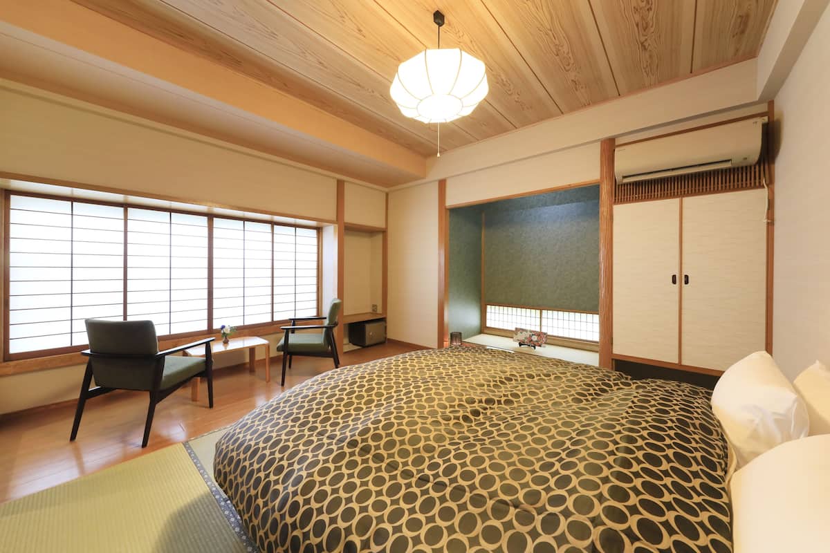 标准房, 1 张特大床, 无烟房 (Japanese Style, w/Working space) | 免费 WiFi、床单
