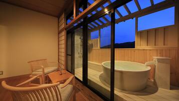 Private spa tub