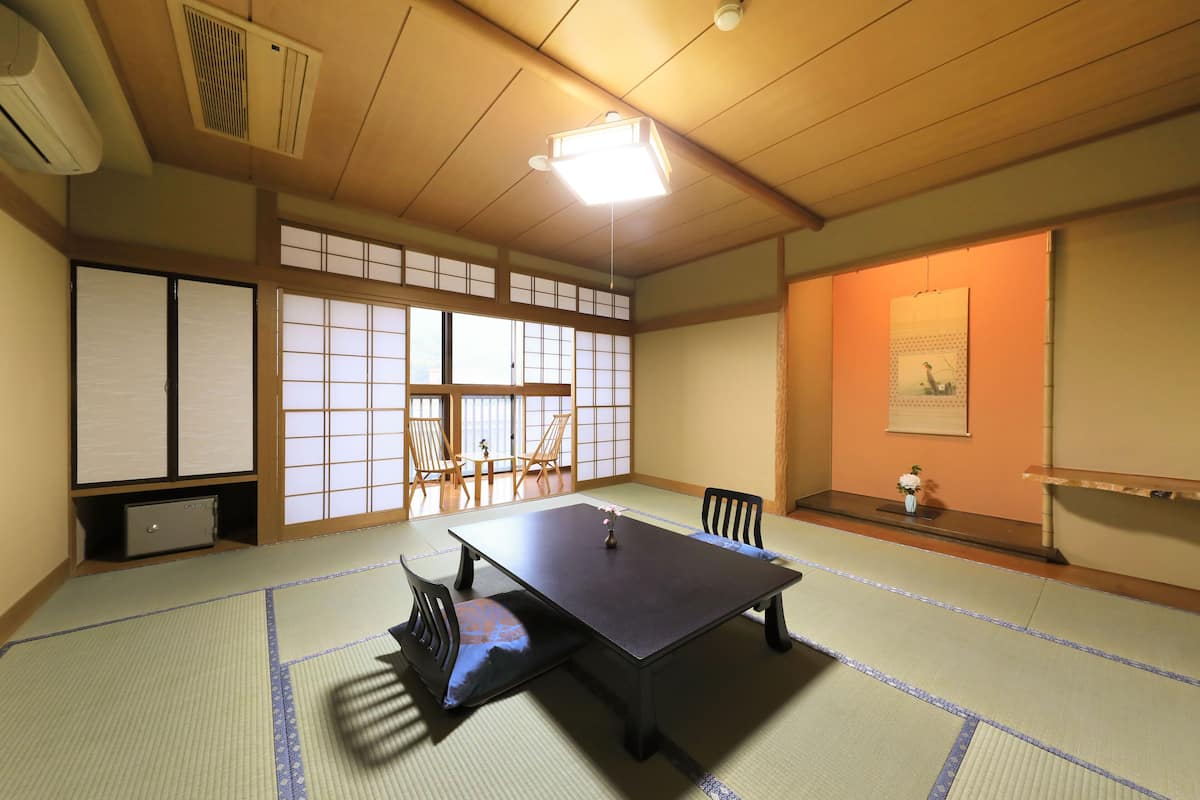 传统四人房, 无烟房 (Japanese Style, for 3 guests) | 免费 WiFi、床单