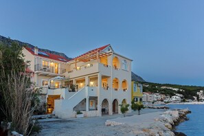 Exterior - Holiday Home The Beach House (Dugi Rat)