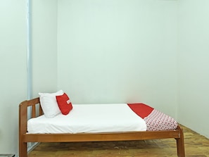 Free WiFi, bed sheets - SPOT ON 90181 Cz Classic Hotel (Pasir Puteh)