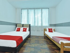 Triple Room | Free WiFi, bed sheets - SPOT ON 90181 Cz Classic Hotel (Pasir Puteh)