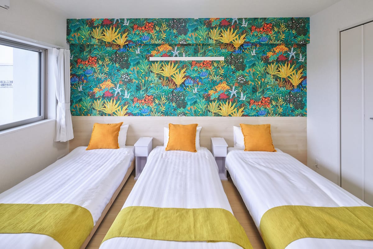 Studio Apartment, Non Smoking | 2 bedrooms, down duvets, blackout curtains, soundproofing
