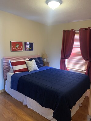 2 bedrooms, desk, travel cot, free WiFi