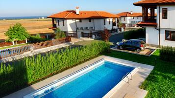 Indoor pool, seasonal outdoor pool, pool umbrellas, sun loungers