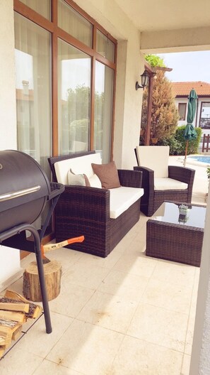 BBQ/picnic area - Generaator House (Pomorie)