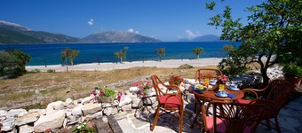 Venetia's House with great sea view, 50 m from beach