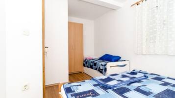 Appartement (One-Bedroom Apartment with Sea View 3) | 3 chambres, lits bébé (en supplément)