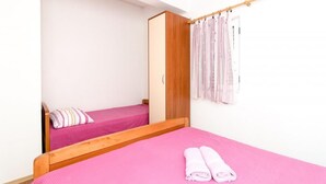 Apartment (One-Bedroom Apartment with Sea View 1)