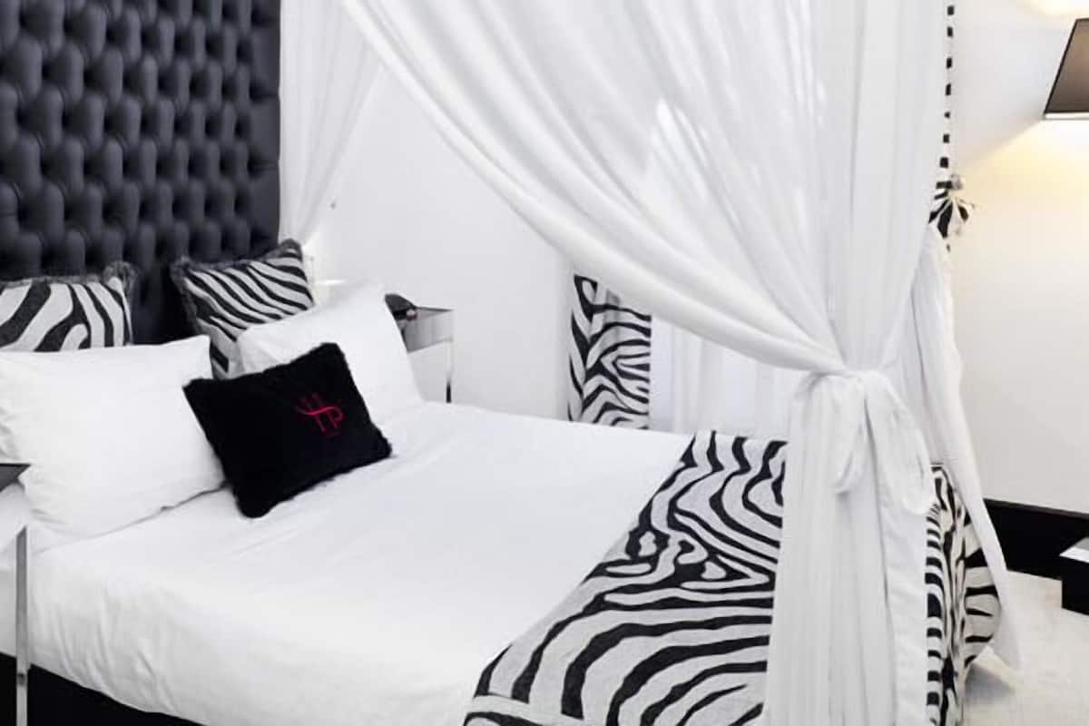 Desk, free WiFi, bed sheets