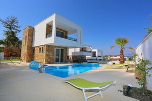 Utomhuspool