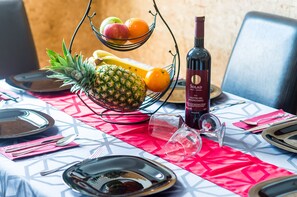 House (Three Bedroom Holiday Home) | In-room dining